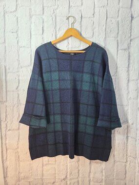 Tahari 1X Blue Green Tartan Plaid 3/4 Sleeve Heavyweight Holiday Sweater